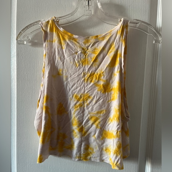 Yellow and white crop tank - Picture 2 of 3